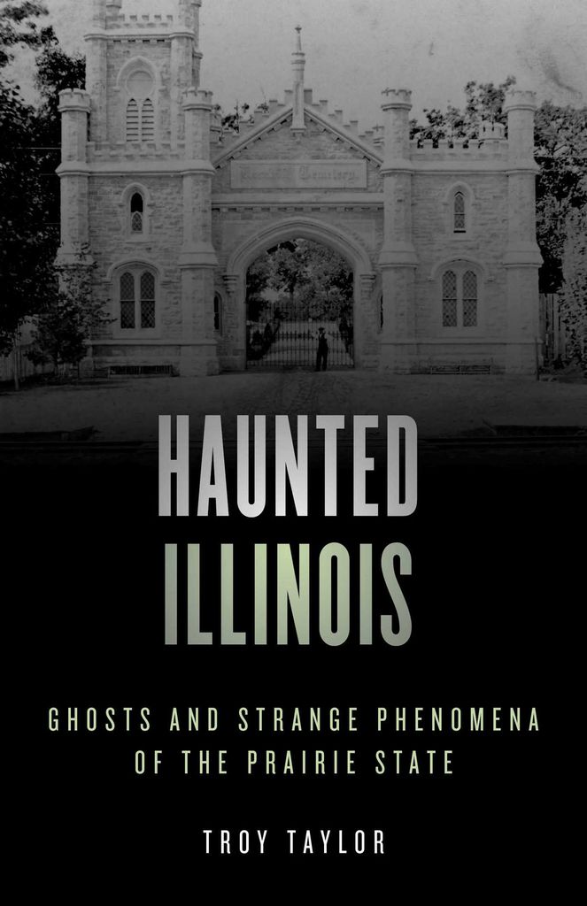 Cover image for Haunted Illinois