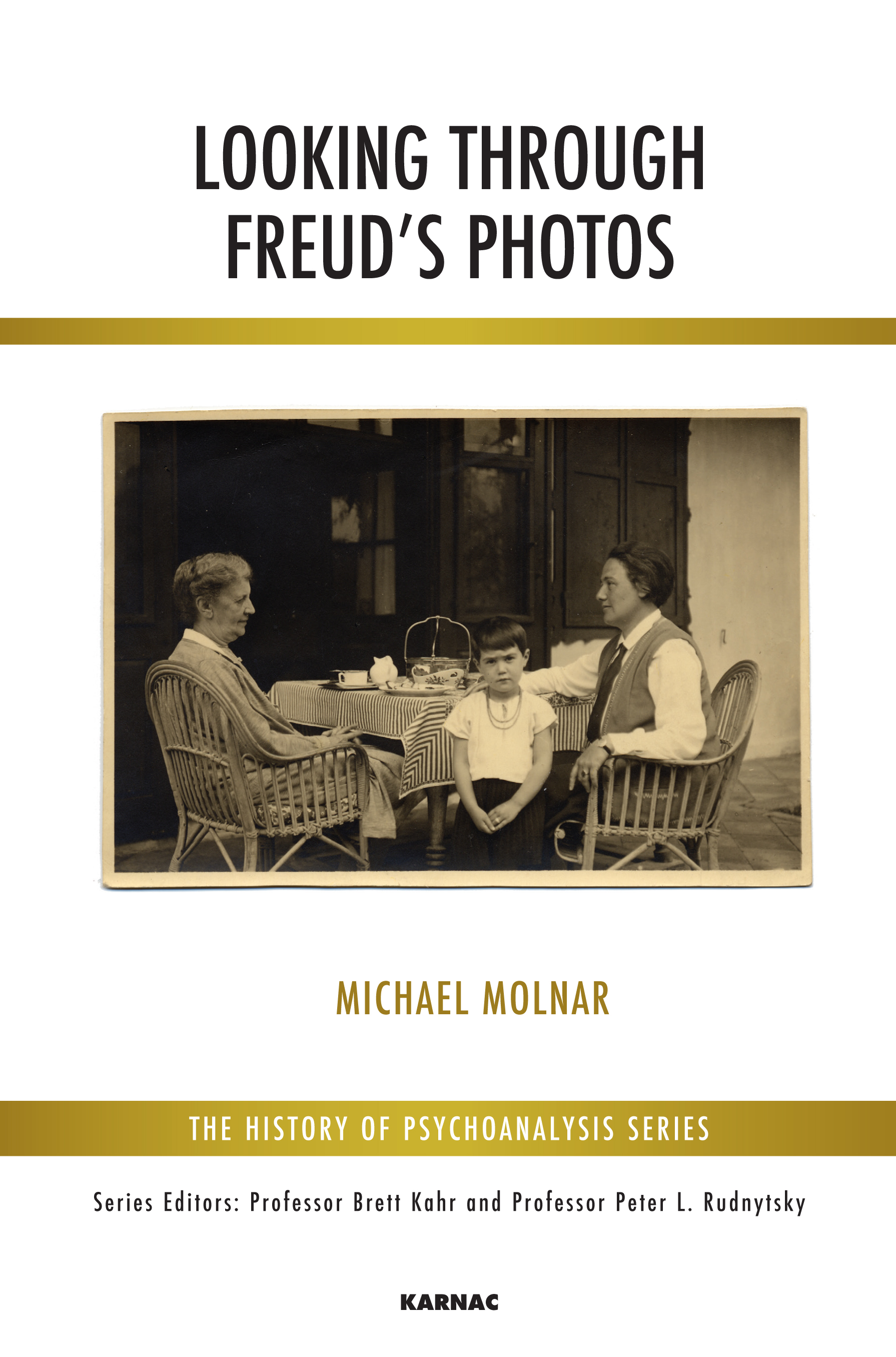 Looking Through Freud's Photos